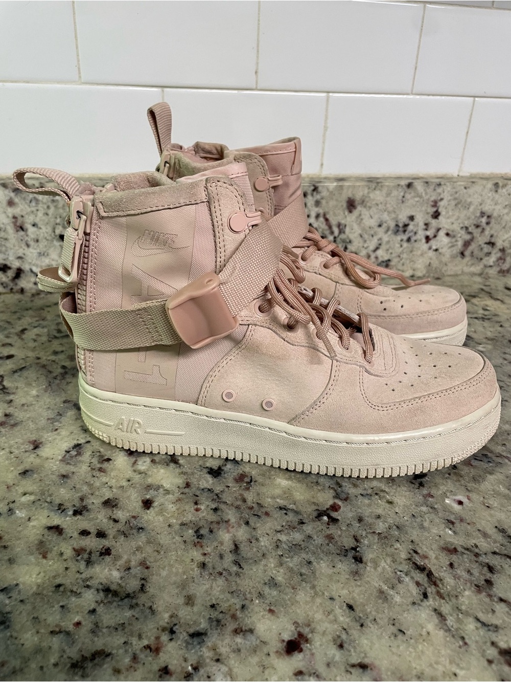 Nike SF Air Force 1 Mid pink blush sneakers shoes woman size 7 military utility